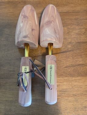 Wooden Cedar Shoe Trees with Brass Adjustable Rods - Natural Cedar